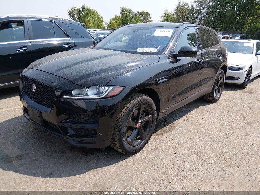 SADCJ2BV6HA070093 2017 JAGUAR F-PACE photo no. 2