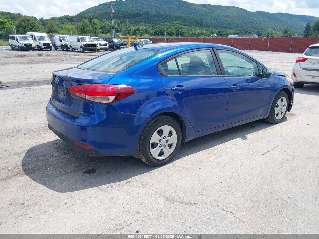 3KPFK4A76HE051352 2017 KIA FORTE photo no. 4
