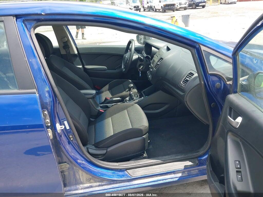 3KPFK4A76HE051352 2017 KIA FORTE photo no. 5