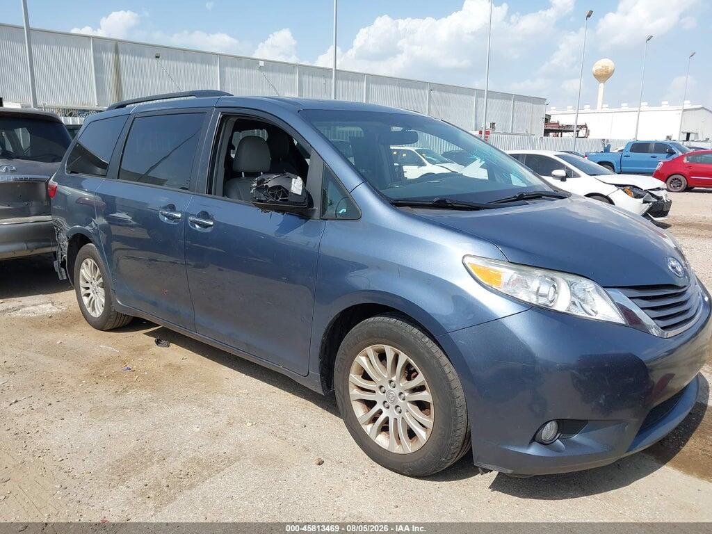 5TDYZ3DC4HS882930 2017 TOYOTA SIENNA photo no. 1