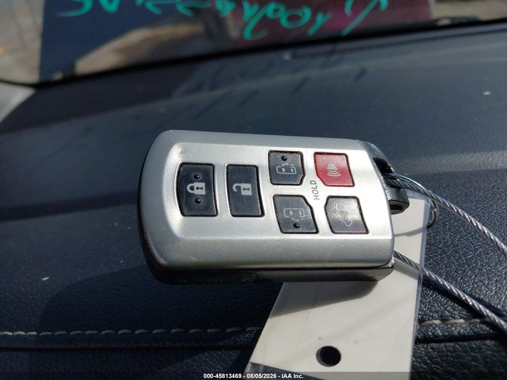 5TDYZ3DC4HS882930 2017 TOYOTA SIENNA photo no. 11