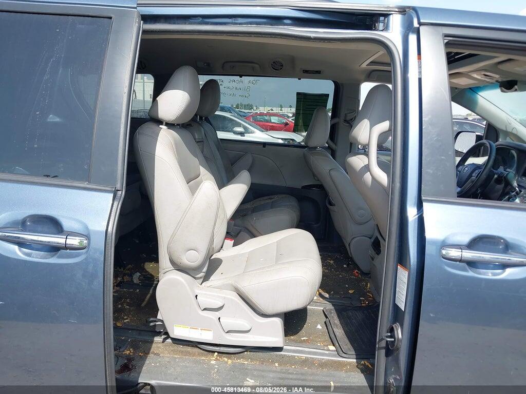5TDYZ3DC4HS882930 2017 TOYOTA SIENNA photo no. 8