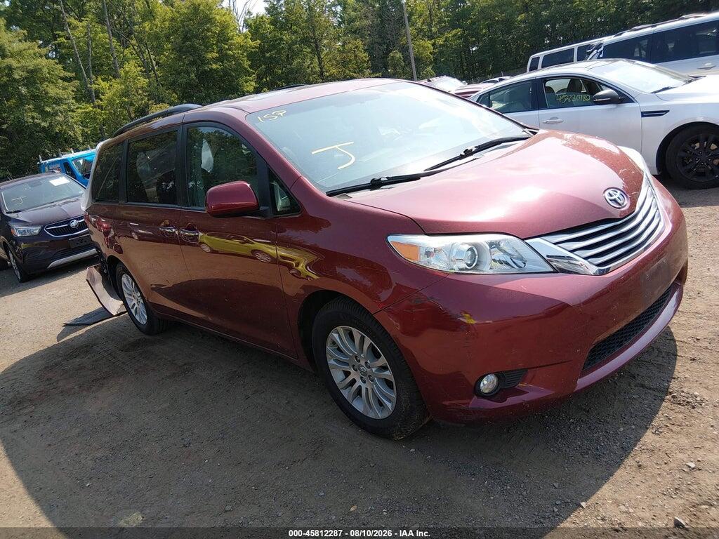 5TDYZ3DC0HS796241 2017 TOYOTA SIENNA photo no. 1