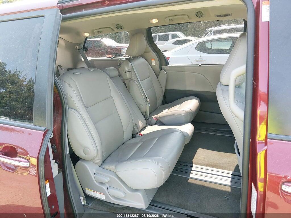5TDYZ3DC0HS796241 2017 TOYOTA SIENNA photo no. 8