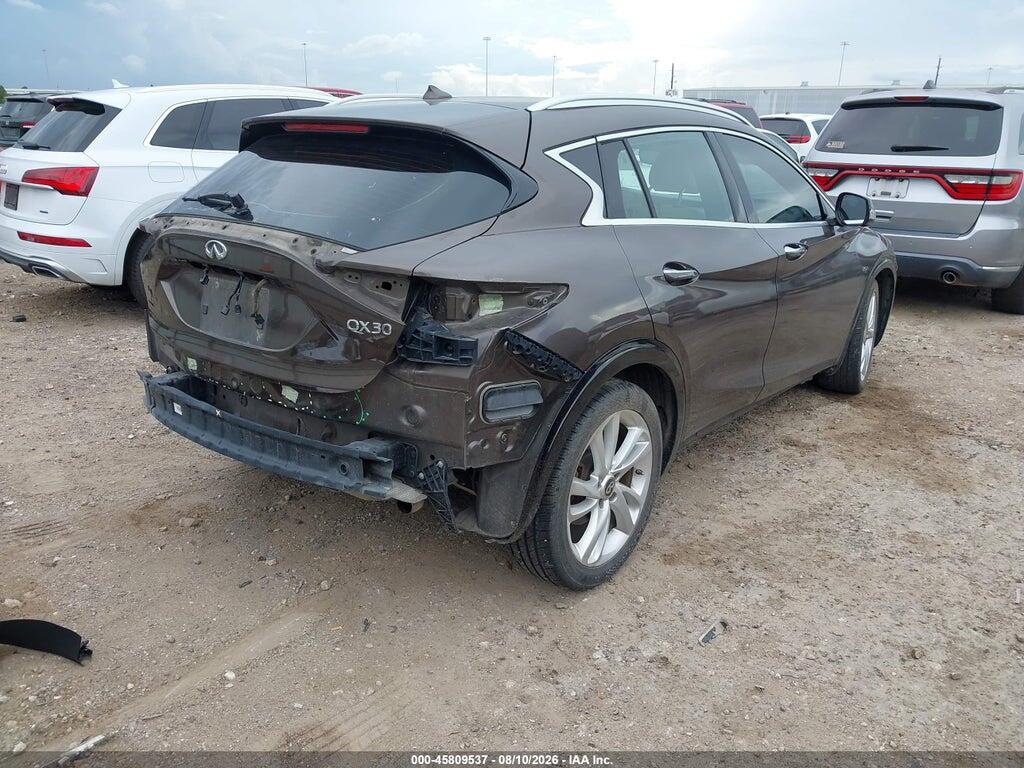 SJKCH5CP2HA022970 2017 INFINITI QX30 photo no. 4