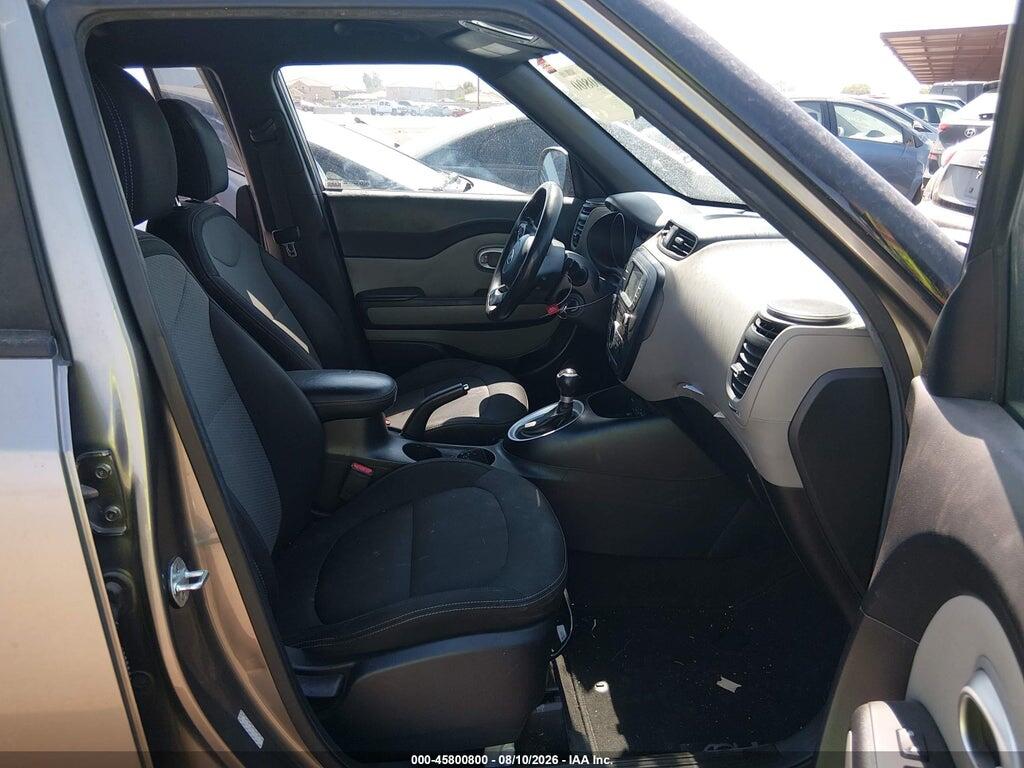 KNDJP3A55H7460804 2017 KIA SOUL photo no. 5