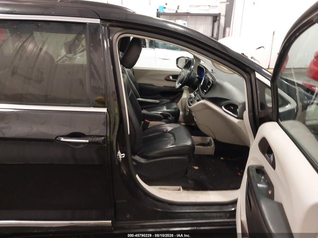 2C4RC1BG8HR539708 2017 CHRYSLER PACIFICA photo no. 5