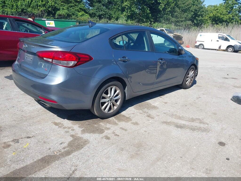 3KPFL4A76HE106914 2017 KIA FORTE photo no. 4