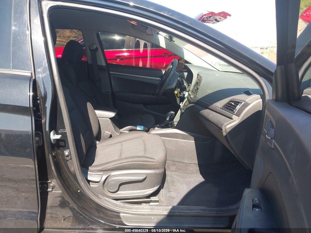 5NPD74LF2JH275233 2018 HYUNDAI ELANTRA photo no. 5