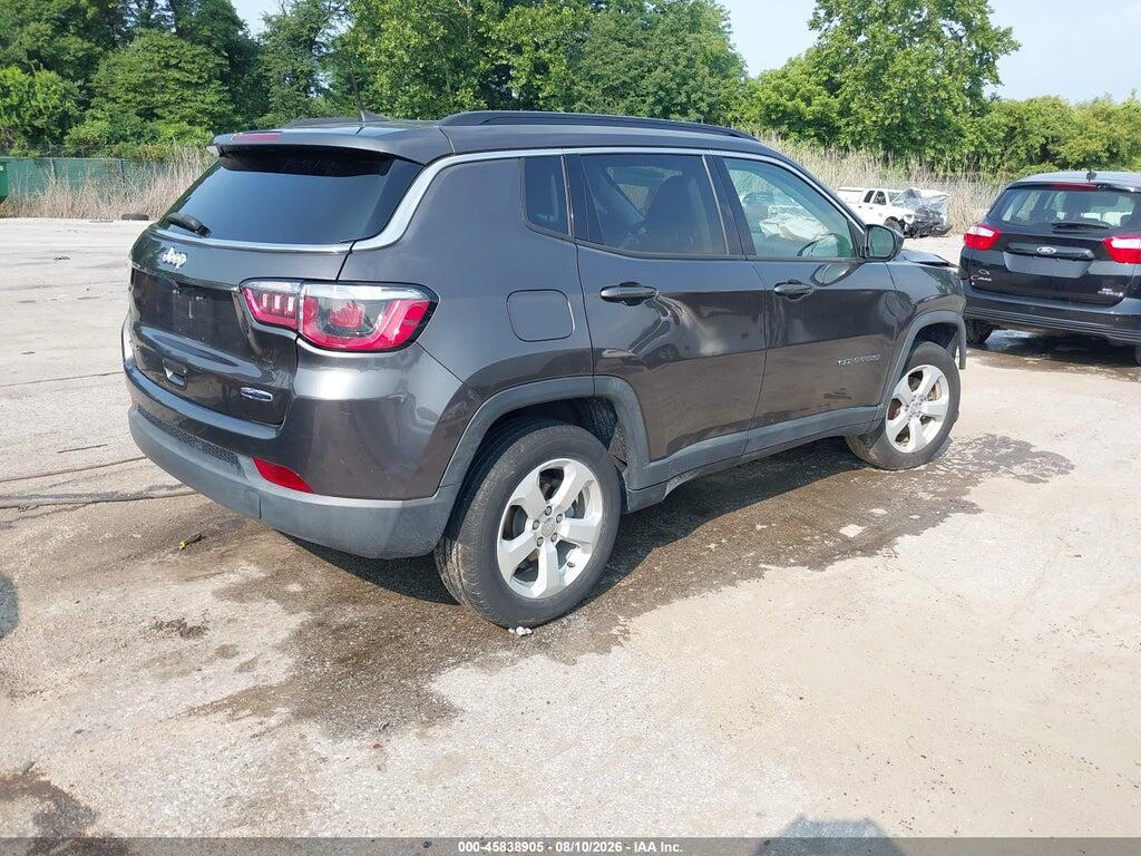 3C4NJDBB3JT360733 2018 JEEP COMPASS photo no. 4