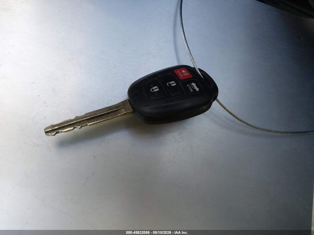 5YFBURHE6JP812461 2018 TOYOTA COROLLA photo no. 11