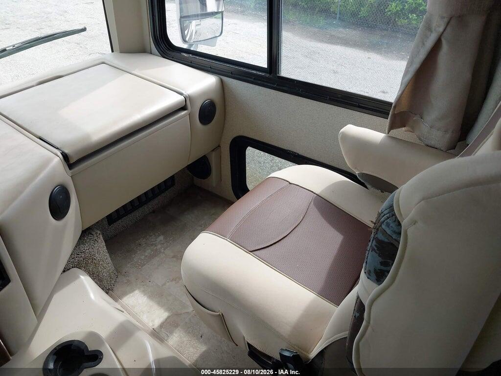 1F66F5DY0J0A08576 2018 FORD F53 photo no. 5