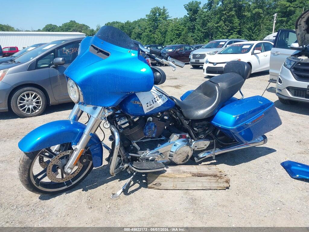 1HD1KBC17JB667330 2018 HARLEY-DAVIDSON FLHX photo no. 2
