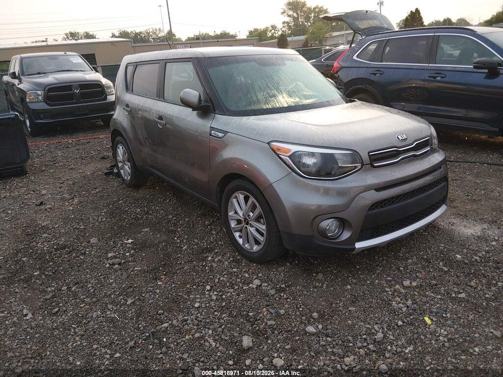 KNDJP3A53J7611807 2018 KIA SOUL photo no. 1
