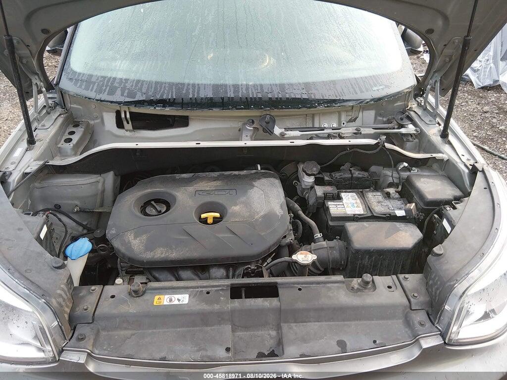 KNDJP3A53J7611807 2018 KIA SOUL photo no. 10