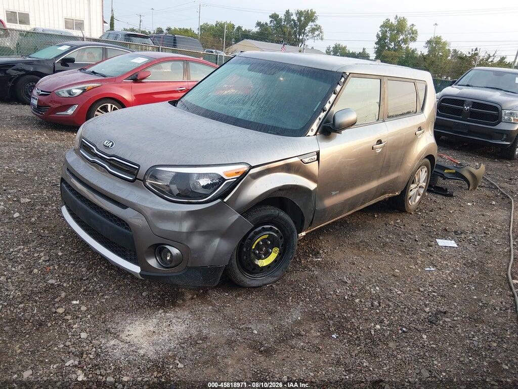 KNDJP3A53J7611807 2018 KIA SOUL photo no. 2
