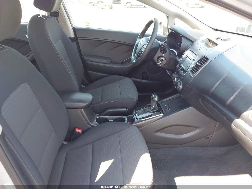 3KPFL4A71JE169893 2018 KIA FORTE photo no. 5