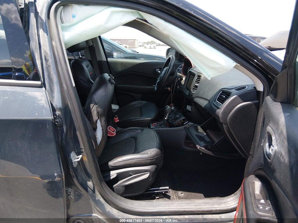 3C4NJDDB3JT483638 2018 JEEP COMPASS photo no. 5