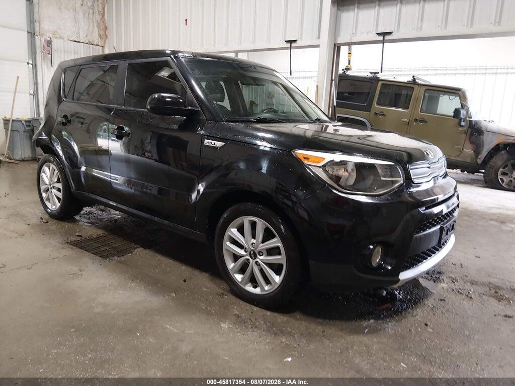 KNDJP3A55J7899037 2018 KIA SOUL photo no. 1