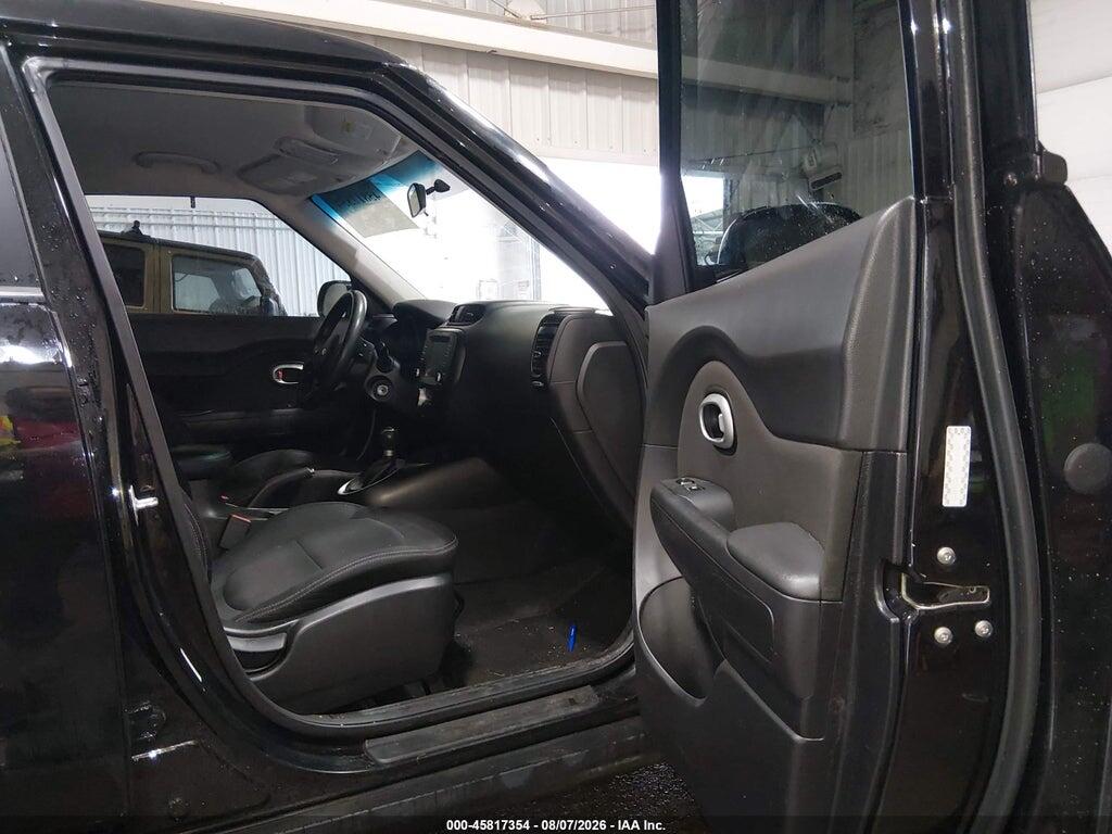 KNDJP3A55J7899037 2018 KIA SOUL photo no. 5