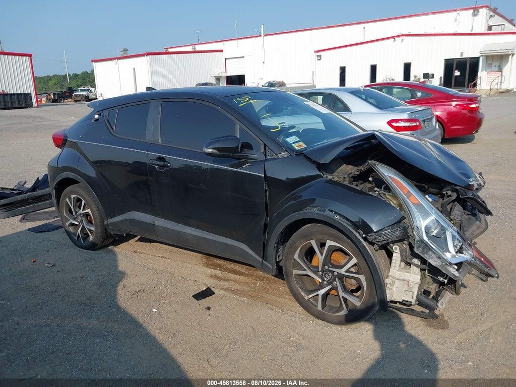 NMTKHMBX2JR014742 2018 TOYOTA C-HR photo no. 1