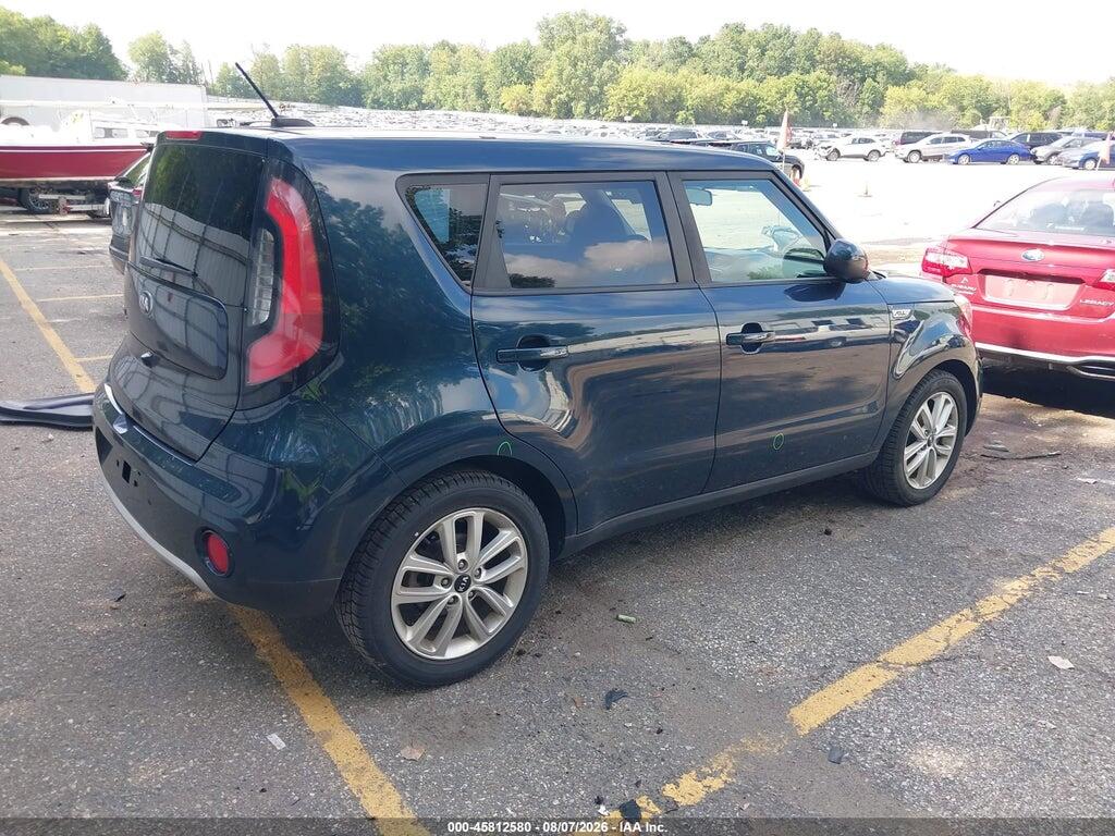 KNDJP3A50J7536208 2018 KIA SOUL photo no. 4