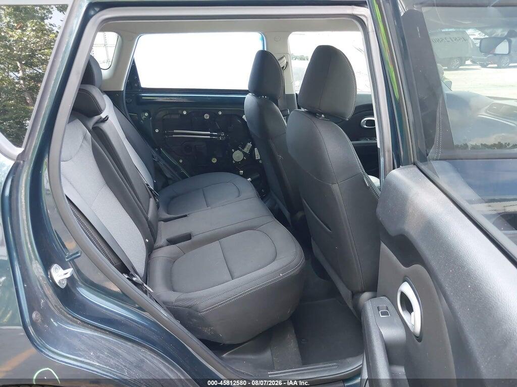 KNDJP3A50J7536208 2018 KIA SOUL photo no. 8