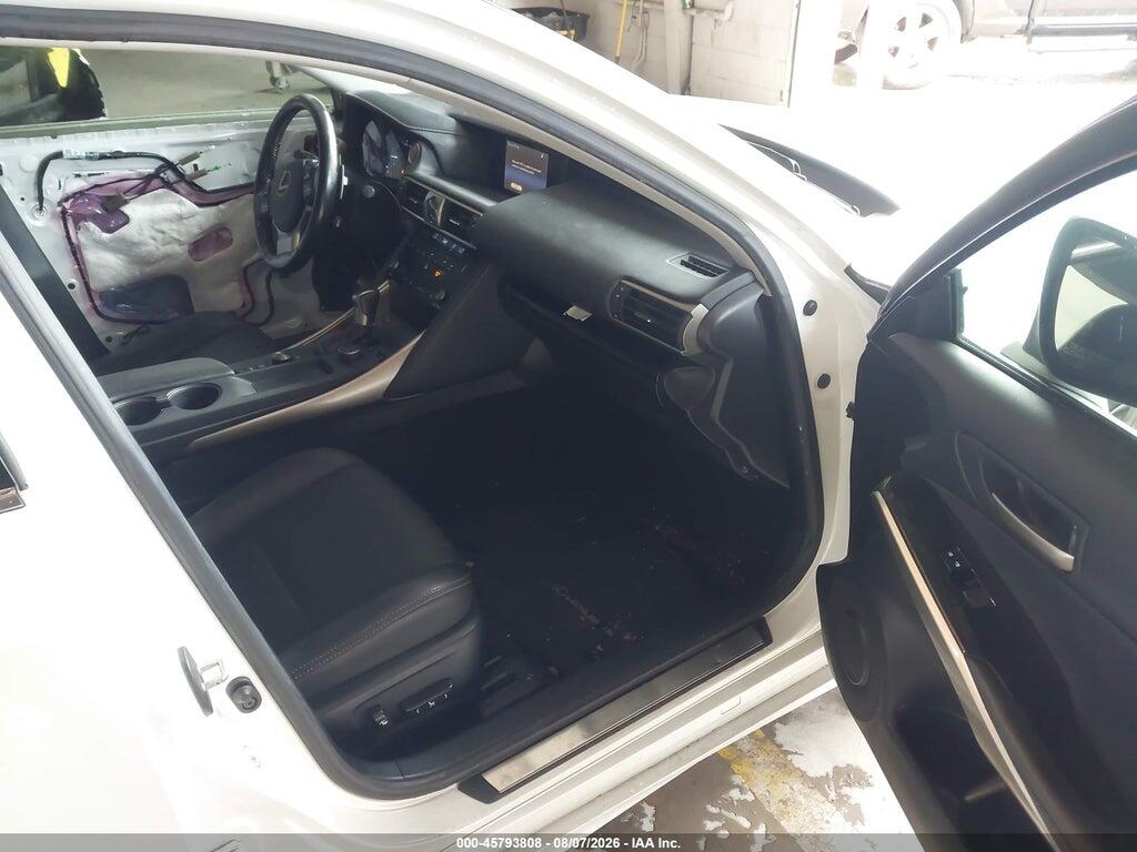 JTHBA1D21J5066275 2018 LEXUS IS 300 photo no. 5