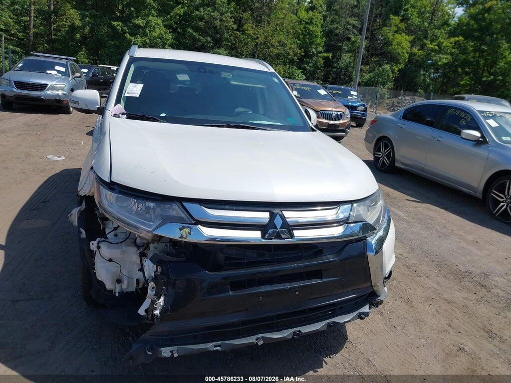 JA4AZ3A35JZ010616 2018 MITSUBISHI OUTLANDER photo no. 11