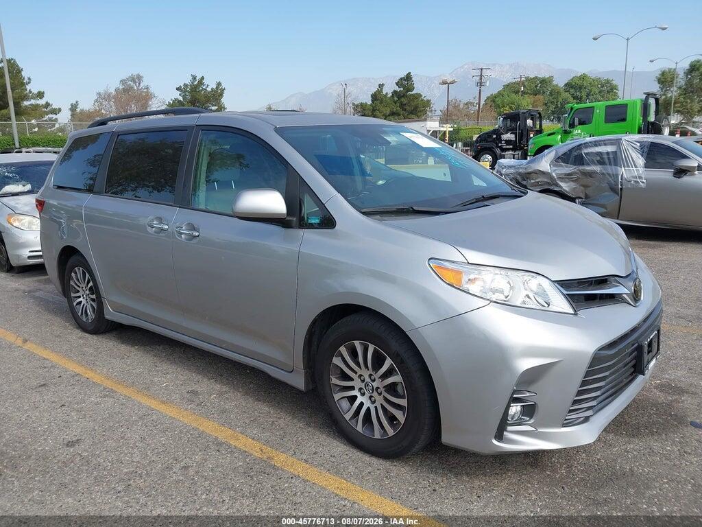5TDYZ3DC3JS932612 2018 TOYOTA SIENNA photo no. 1