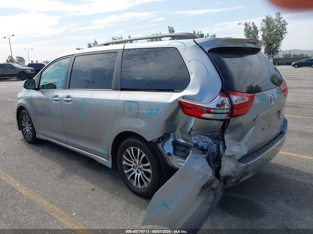 5TDYZ3DC3JS932612 2018 TOYOTA SIENNA photo no. 3