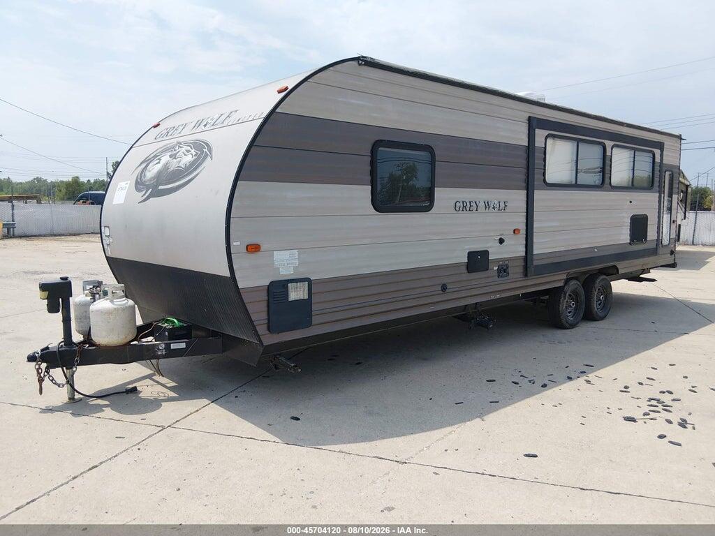 4X4TCKB24JK044176 2018 CHER GREY WOL photo no. 2