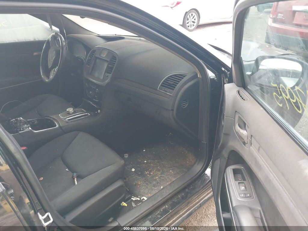 2C3CCAAG8KH601696 2019 CHRYSLER 300 photo no. 5