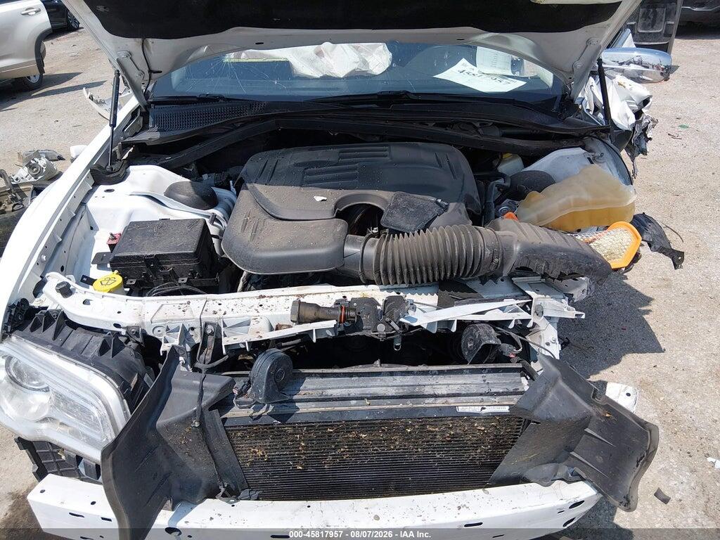 2C3CCAEG3KH585790 2019 CHRYSLER 300 photo no. 10