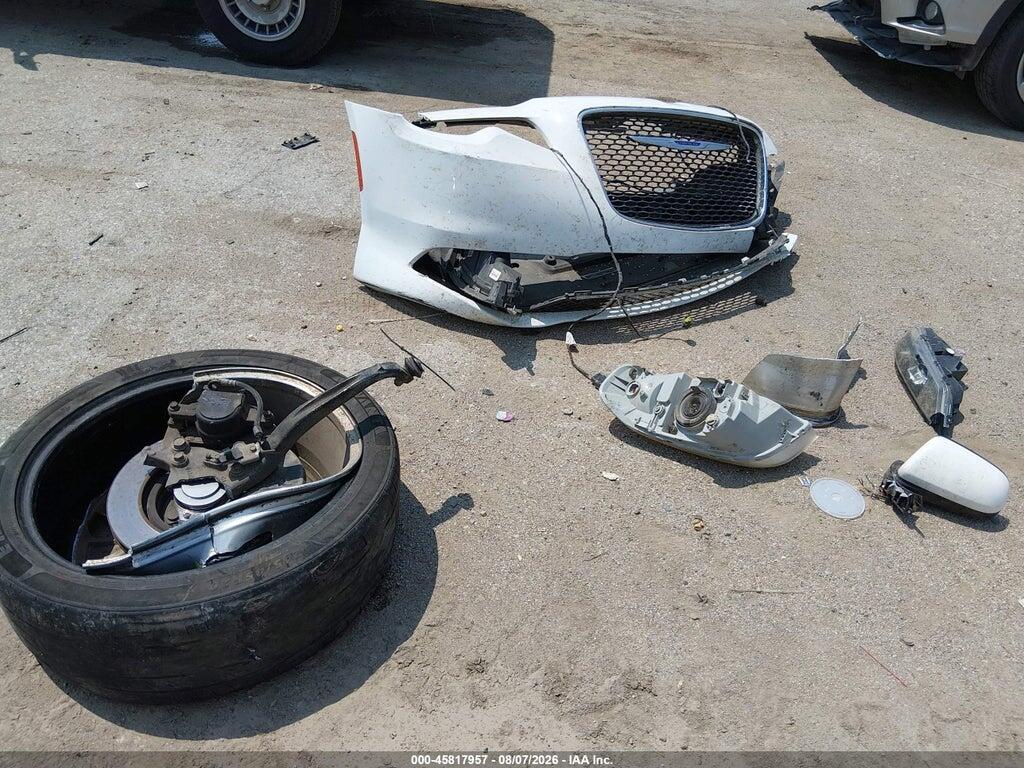 2C3CCAEG3KH585790 2019 CHRYSLER 300 photo no. 12