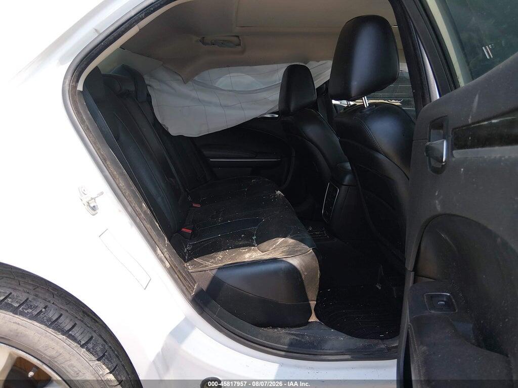 2C3CCAEG3KH585790 2019 CHRYSLER 300 photo no. 8