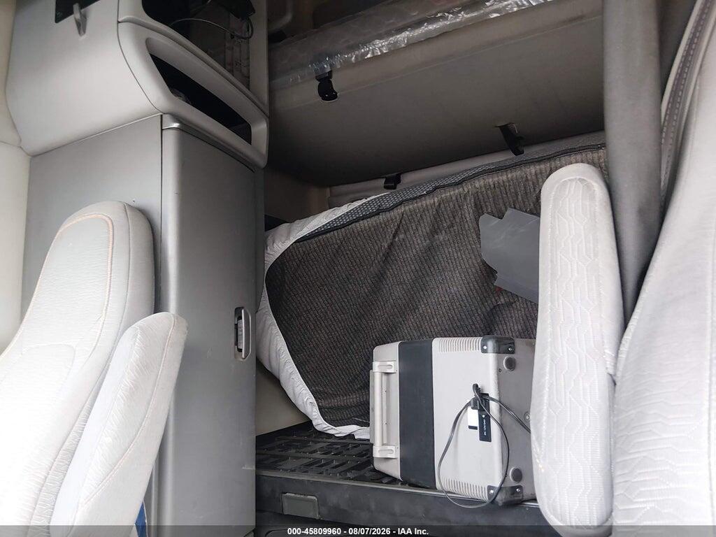 4V4NC9EH0KN201147 2019 VOLVO VNL photo no. 6