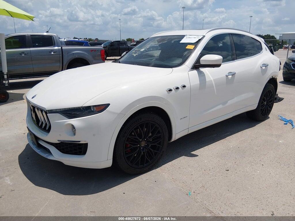 ZN661XUL6MX363550 2021 MASERATI LEVANTE photo no. 2
