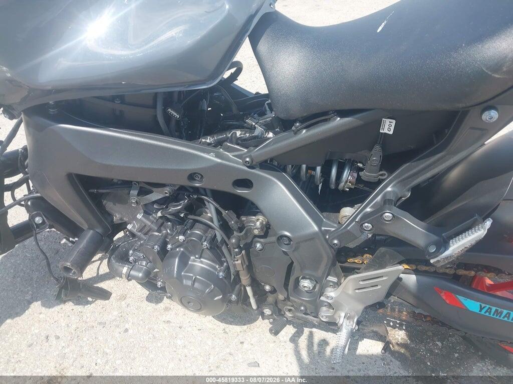 JYARN71E9MA001820 2021 YAMAHA MT09 photo no. 9