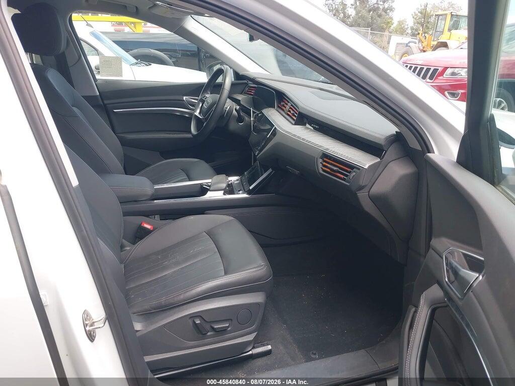 WA1AAAGE8NB025677 2022 AUDI E-TRON photo no. 5
