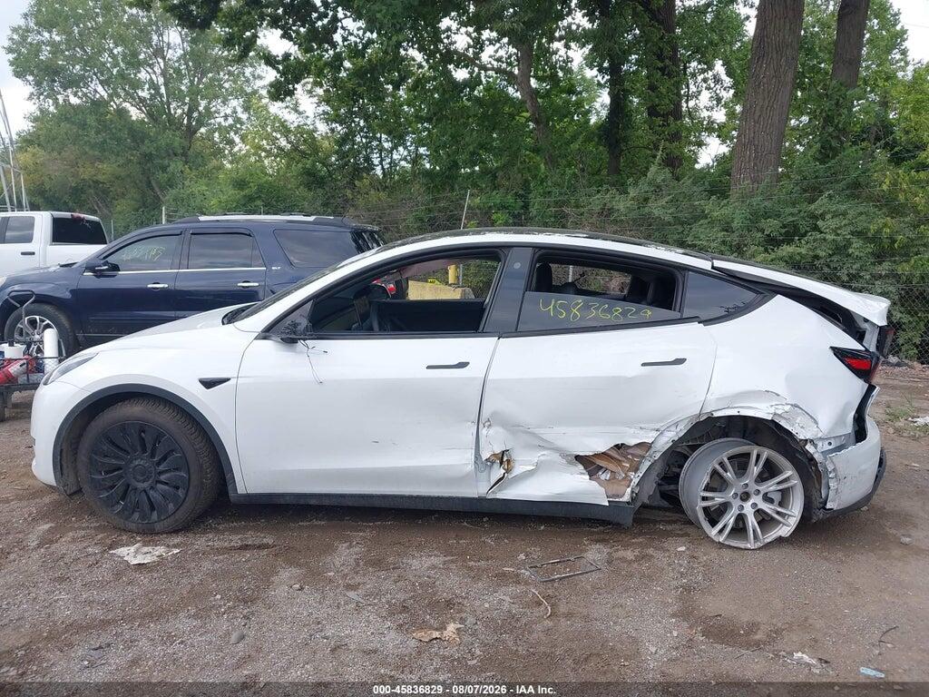 7SAYGDEE2NF332141 2022 TESLA MODEL Y photo no. 12