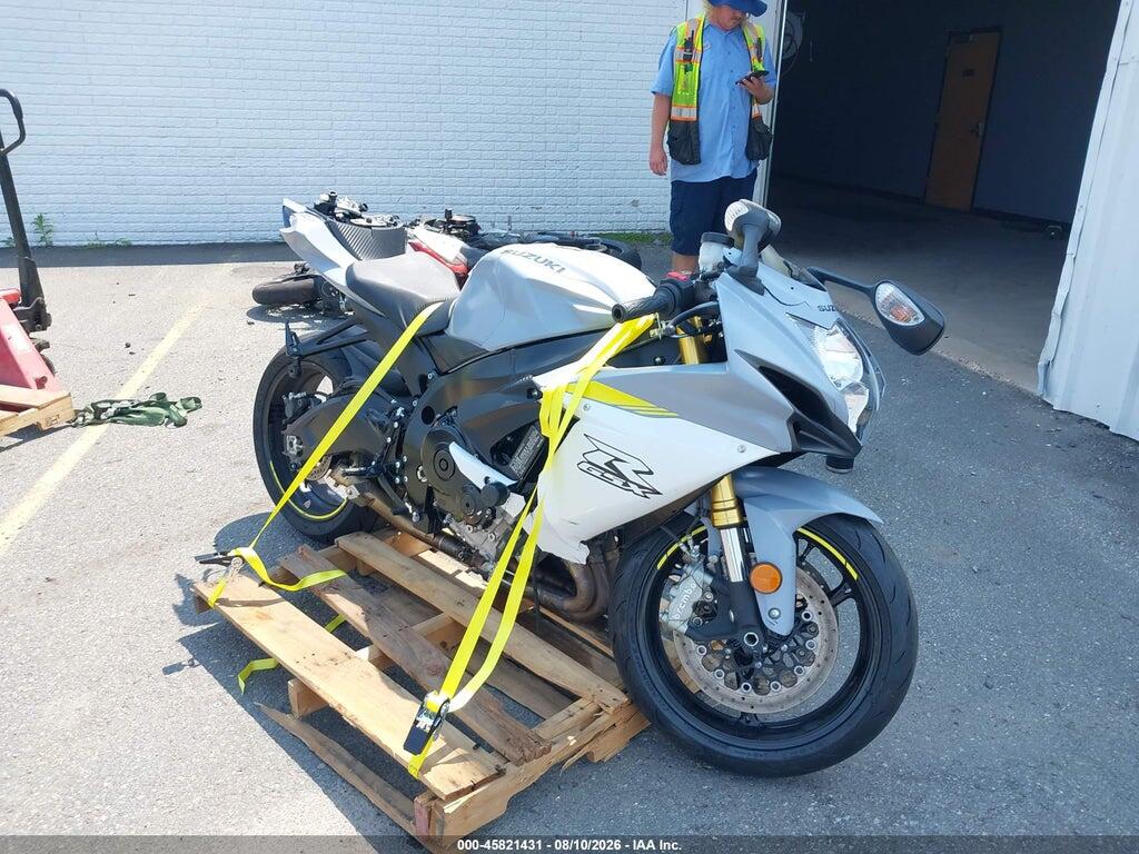 2022 SUZUKI GSX-R750 JS1GR7MA8N7100825