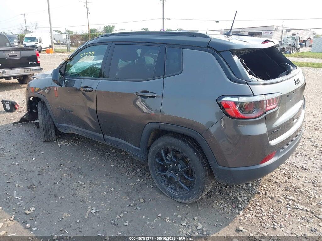 3C4NJDBB1NT184884 2022 JEEP COMPASS photo no. 3