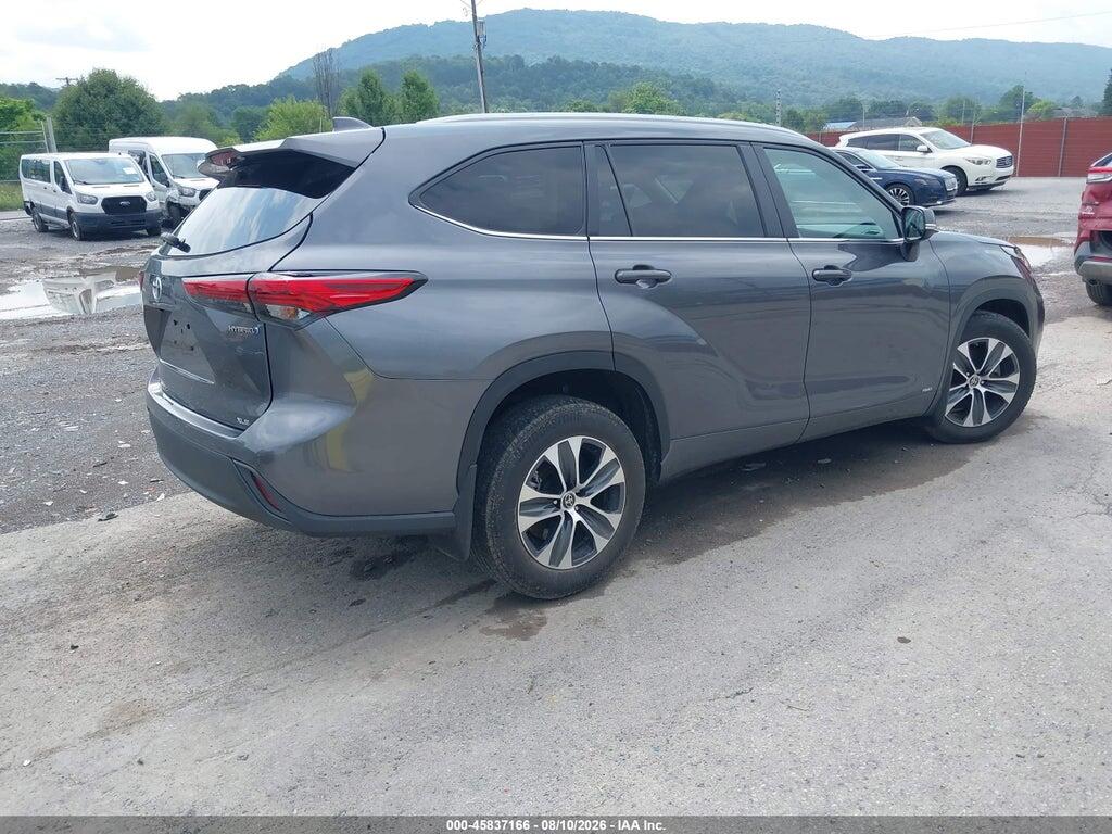 5TDKBRCH6PS586980 2023 TOYOTA HIGHLANDER photo no. 4
