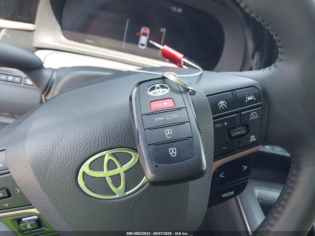 JTDAAAAF4P3014017 2023 TOYOTA CROWN photo no. 11