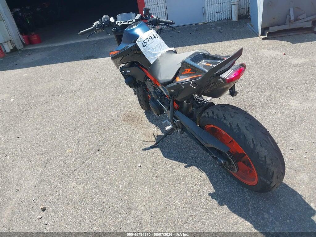 VBKTU9408PM848418 2023 KTM 890 photo no. 3