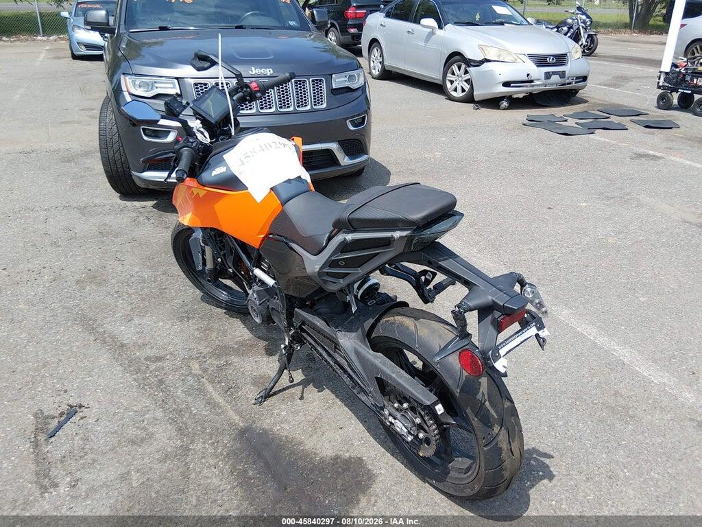 MD2JPE402RN065246 2024 KTM 250 photo no. 3