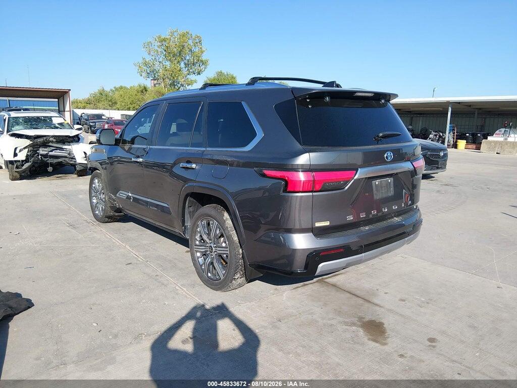 7SVAAABA3RX047076 2024 TOYOTA SEQUOIA photo no. 3