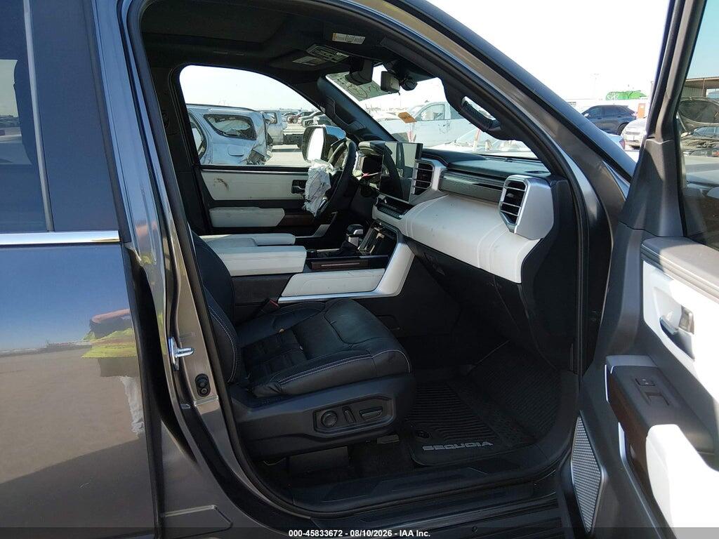 7SVAAABA3RX047076 2024 TOYOTA SEQUOIA photo no. 5