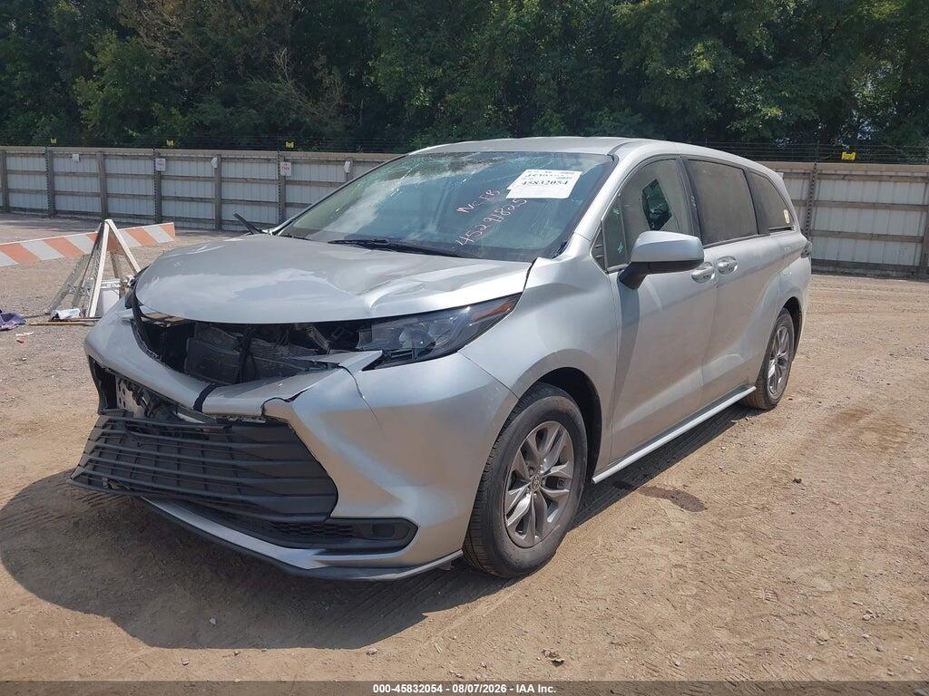 5TDKRKEC8RS193795 2024 TOYOTA SIENNA photo no. 2